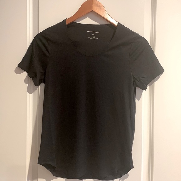 Ministry of Supply Tops - Ministry of Supply Luxe Touch Tee - NWT!